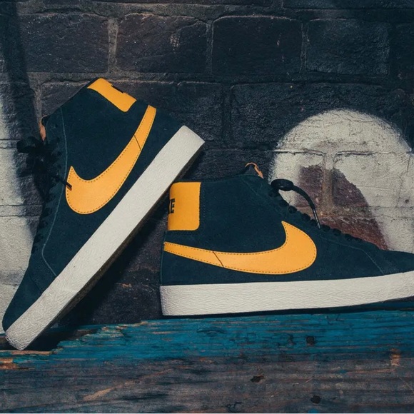 ZOOM BLAZER MID SB 'BLACK UNIVERSITY GOLD' - Picture 10 of 13